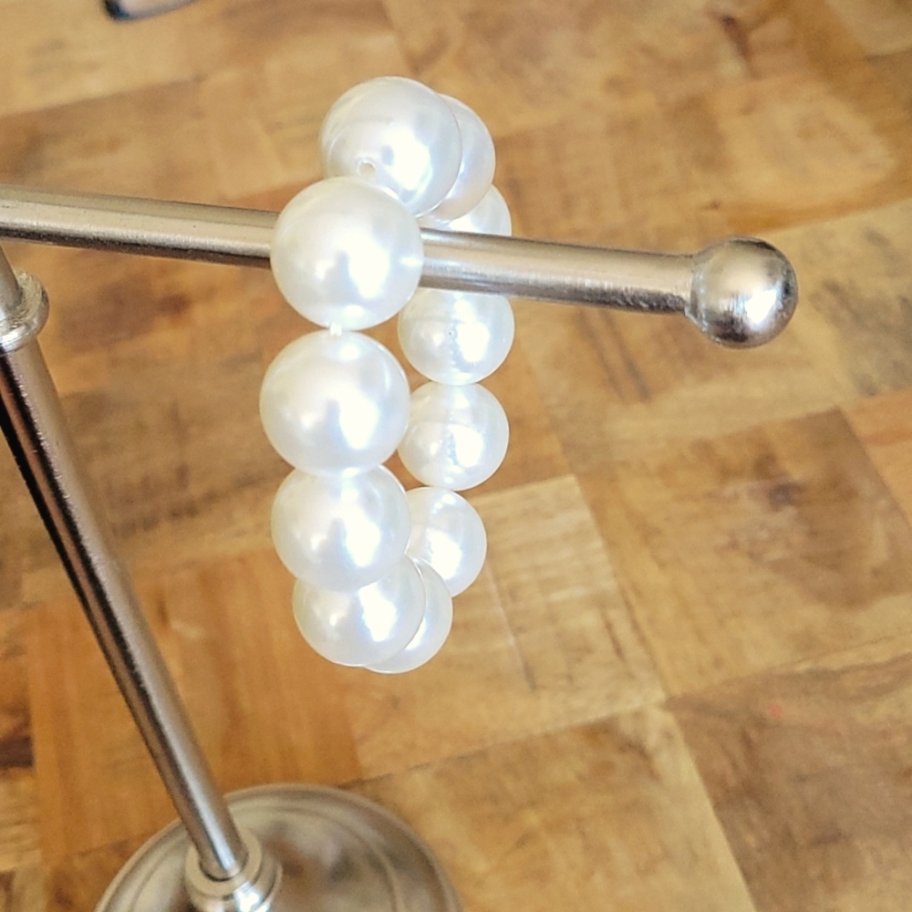 Extra large pearl bracelet